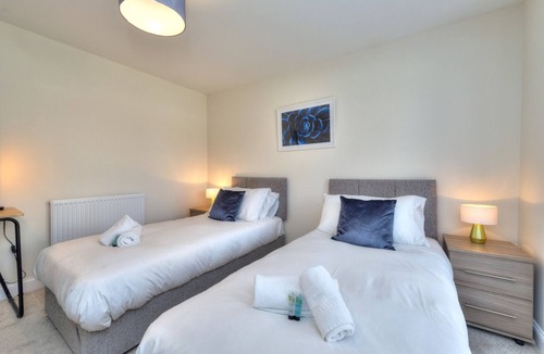 Milton Keynes Apartment | Executive Fairfields Apartment by Pay As U Stay