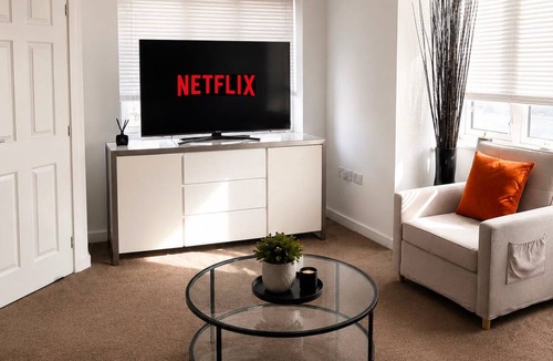 Strood House | Extraordinary Tranquil Rochester perfect for Contractors | Free Parking X 2
