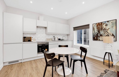 Tooting Apartment | Extremely spacious 1bed flat in Tooting