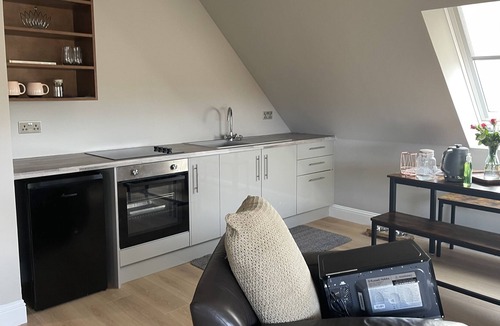 Cowdenbeath Apartment | Fabulous Open Plan Studio Retreat - Cowdenbeath
