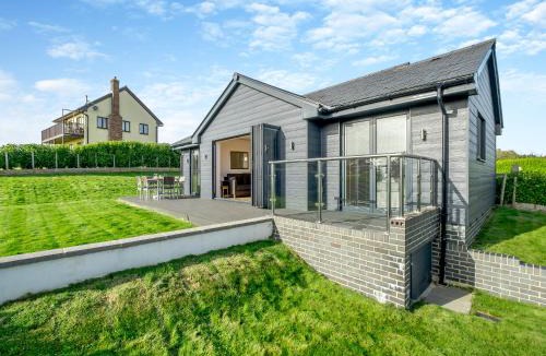 Newport East House | Fair Isle Holiday Cottages - Fisher