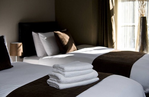 Mauchline Hotel | Fairburn Hotel