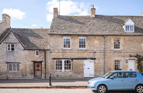 Northleach Cottage | FAIRHOLME, pet friendly, character holiday cottage in Northleach