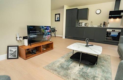 Sheldon Apartment | Fantastic 2 Bedroom Apartment in Birmingham