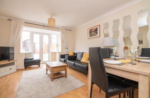 West Bromwich House | Fantastic 4 bed house with 3 bathrooms in pleasant location