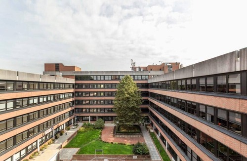 East Grinstead Apartment | Fantastic Contemporary Studio in East Grinstead