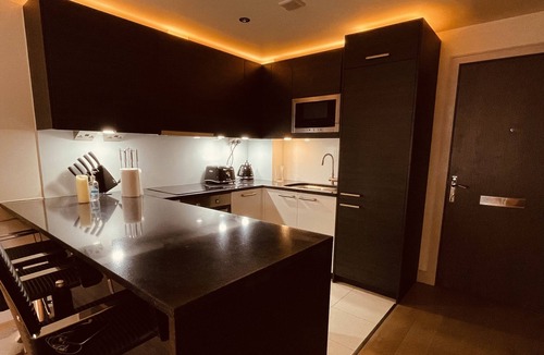 Sands End Apartment | Fantastic Flat in Chelsea Harbour