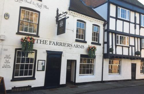 Worcester House | FARRIERS ARMS