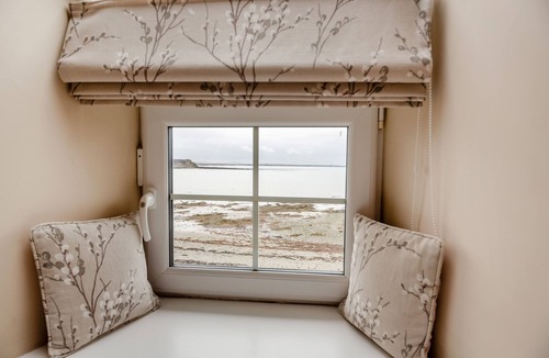 Llanfaethlu House | FFerm Yr Efail - Three Bedroom House, Sleeps 6