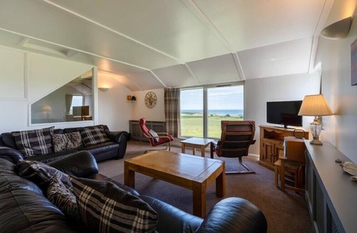 Embleton Cottage | FIDRA, pet friendly, with a garden in Embleton