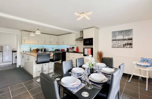 Damerham Cottage | Field Barn is perfectly located for exploring Hampshire, Dorset, and beyond.
