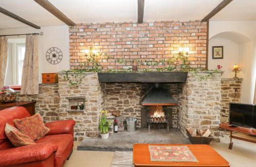 Cannards Grave House | Field Cottage