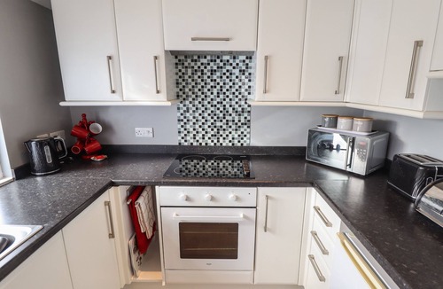 Grimsby Cottage | Field View