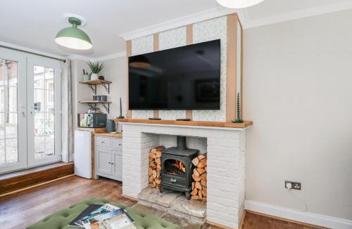 Cirencester House | Firefly Cottage
