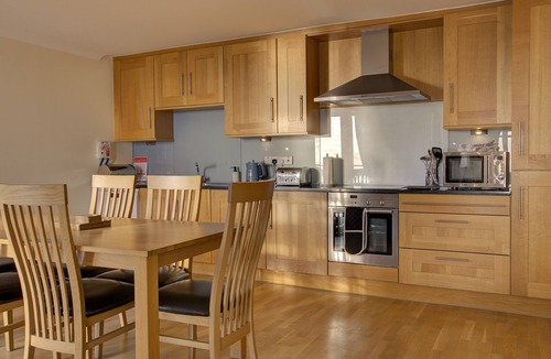 Brora Apartment | First floor 2-bedroom apartment with views over the famous James Braid Brora Golf Course.