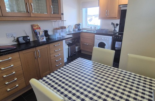 Stornoway Apartment | Flat 21 - First Floor, 2 bedroom apartment, Westview Terrace, Stornoway.