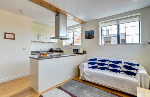 Swanage Apartment | Flat 8 Broadleys - Two Bedroom Apartment, Sleeps 3