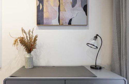 Guildford Apartment | Flat in Guildford