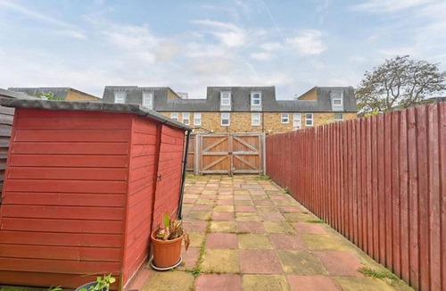 Vauxhall Bed & Breakfast | Flat in Lambeth