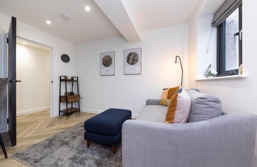 Royston Apartment | Flat in Royston Town Centre