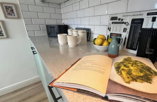 Bedlington Apartment | Flat, sleeps 4, central, parking, Ground Floor