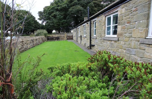 Cramlington Cottage | Forge Cottage - 2 bed, dog‑friendly, ground floor cottage with enclosed garden