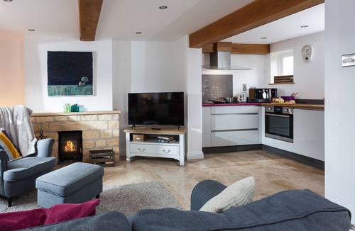 Winchcombe Cottage | Forge Cottage (2) - sleeps 2 guests in 1 bedroom