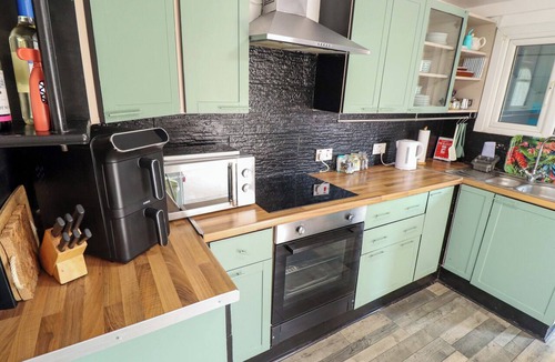 Grimsby Cottage | Four Seasons