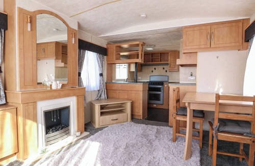 Earls Barton Cottage | Freesia