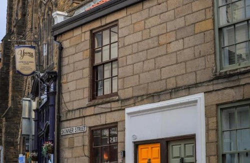 West Cliff House | Frida's Cottage Whitby