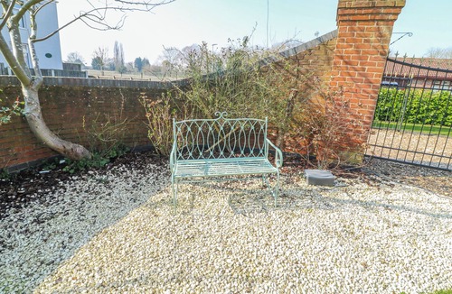 Scunthorpe Cottage | Frog Leap