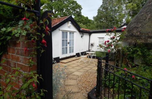 Eye Bed & Breakfast | Frogs Hall B&B