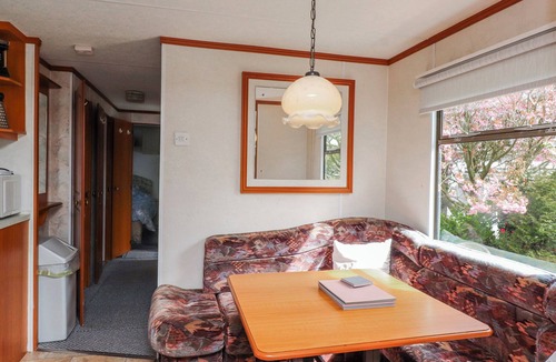 Llanfflewyn Cottage | FRON DDERW CARAVAN, family friendly, with a garden in Llanfechell