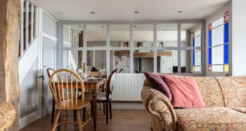 Brixham House | Front Row Cottage