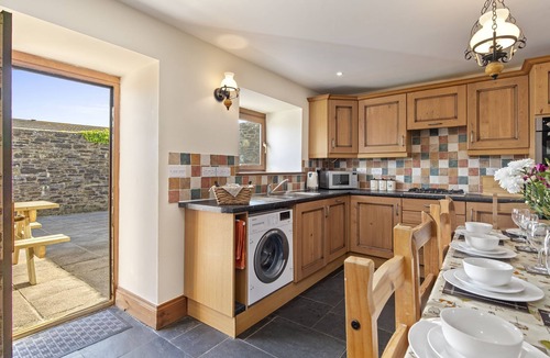 Llanybri Cottage | Fully accessible Barn that sleeps 10 guests in 4 bedrooms close to coast