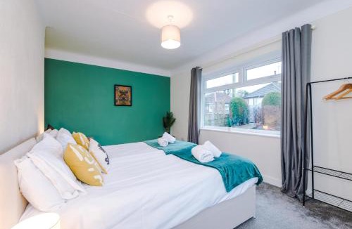 Ewloe House | Fully equipped 3BR Home Sleeps 6 Perfect for Short and Long Term Stays