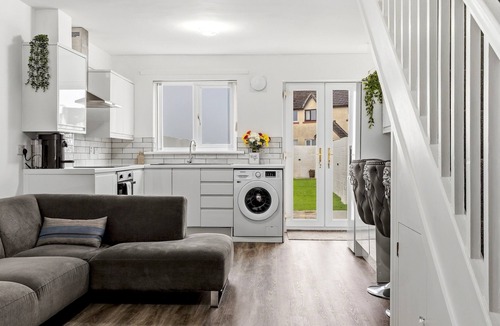Whitehaven House | Fully Renovated 2-Bedroom Home with Parking - Pass the Keys