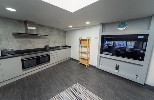 Selly Oak Apartment | Fully Serviced studio available close to the city