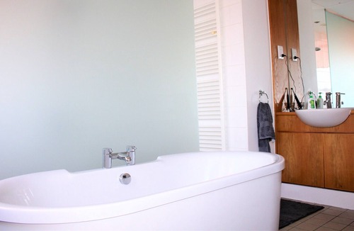 Saint Paul's Apartment | Funky flat in the heart of Bristol - free parking