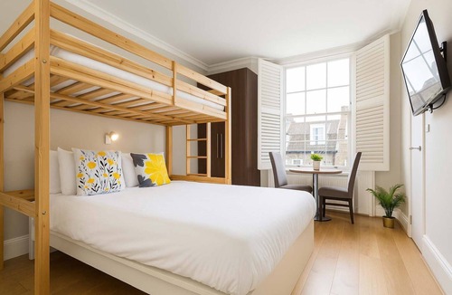 Tachbrook Apartment | G8s - Prime location, steps to Buckingham Palace