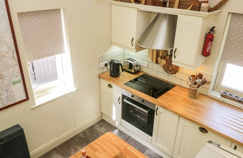 Coniston Cottage | GABLE END, romantic, character holiday cottage in Coniston