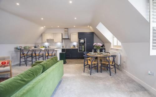Woodbridge House | Gad About