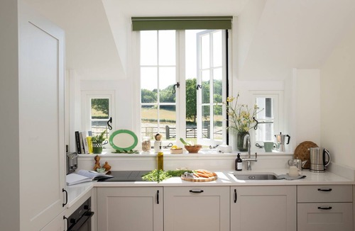 Plumpton Green House | Gallops Cottage