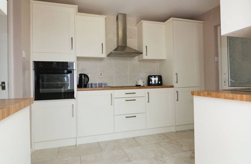 Quintrell Downs Cottage | Garden View, Newquay