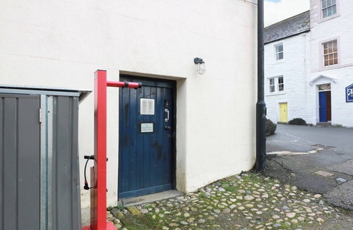 Gatehouse-of-Fleet Cottage | GATEHOUSE STUDIO APARTMENT, pet friendly in Gatehouse Of Fleet