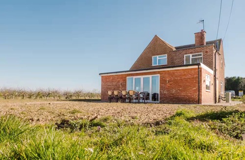 Cropthorne House | Gatekeepers Cottage - 4 Bed Rural Escape