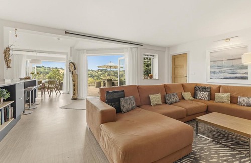 Nailsworth House | Gethsemane: A Stunning Hidden Valley Retreat