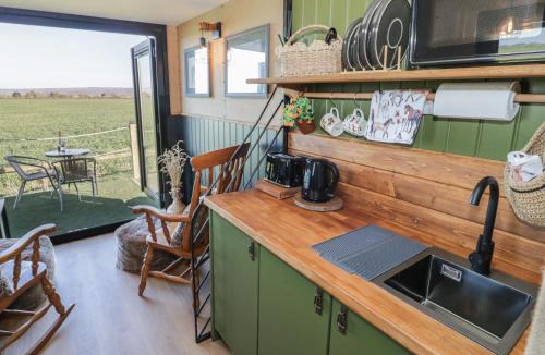 Evesham House | GiGi's Horsebox