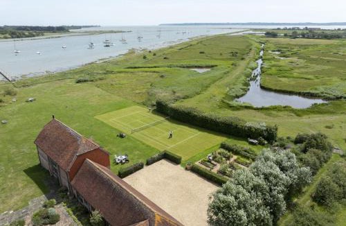 Beaulieu House | Gins Barn