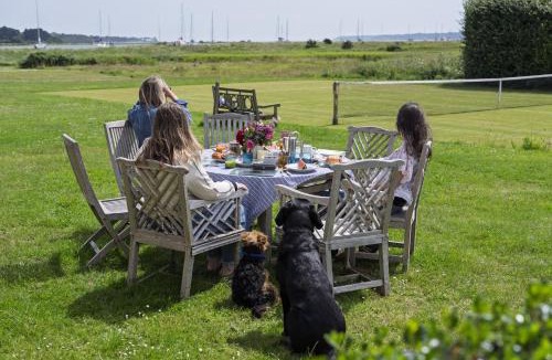 Beaulieu House | Gins Barn